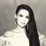 Picture of Crystal Gayle,  Country music star with hair to her ankles